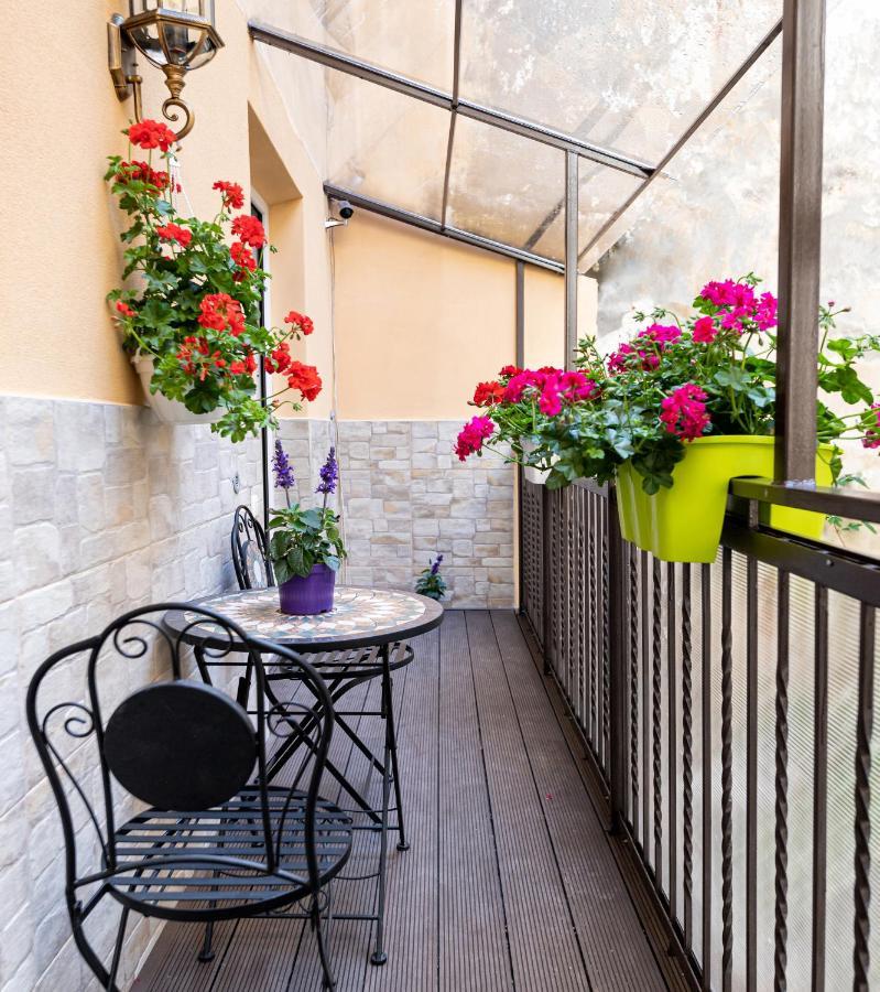 2 - Bedroom Apartments Galicia ลวีฟ ภายนอก รูปภาพ
